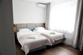 Гостиница Сказка Димитровград Двухместный номер Делюкс с 2 двуспальными кроватями-1