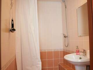 Гостиница Сказка Димитровград Бюджетный двухместный номер с 2 отдельными кроватями-3