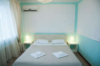 Гостиница Сказка Димитровград Улучшенный номер с кроватью размера «queen-size»-4